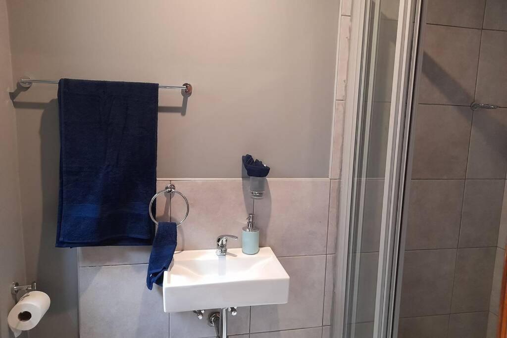 Luxury Studio 5Min Walk To Gandhi Square + Wifi Йоганнесбурґ Екстер'єр фото