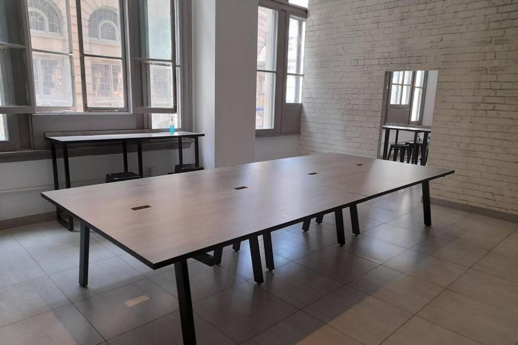 Luxury Studio 5Min Walk To Gandhi Square + Wifi Йоганнесбурґ Екстер'єр фото