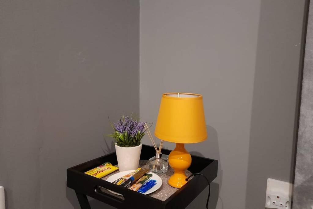 Luxury Studio 5Min Walk To Gandhi Square + Wifi Йоганнесбурґ Екстер'єр фото